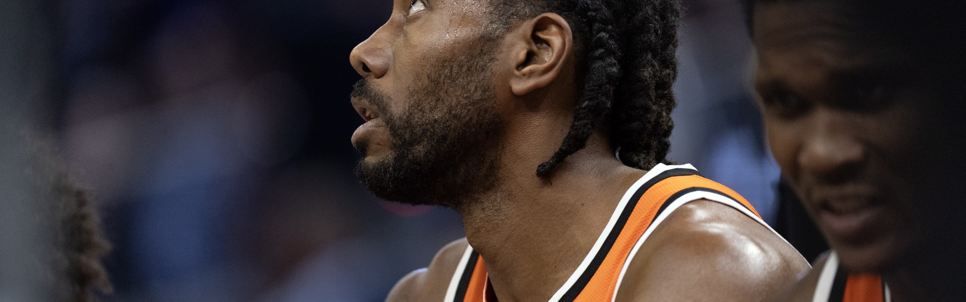 KY开云官网体育下载-20中15&amp;正负值+41！解说：小卡的表现像写好的程序一样精密又高效