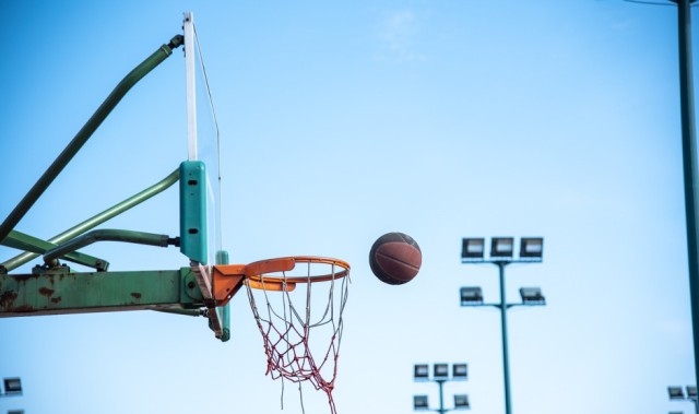 离开CBA？上海年度最佳外援洛夫顿代表绿军打夏联 再次冲NBA