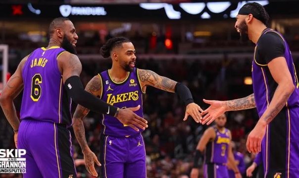 KY开云官网体育下载-湖人复仇公牛重回西部前八，浓眉感慨球队终于完整