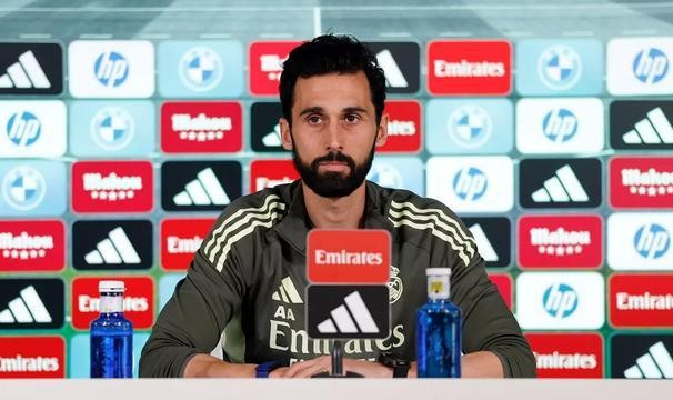 阿韦洛亚：姆巴佩和贝林厄姆外出治疗都有队医陪同