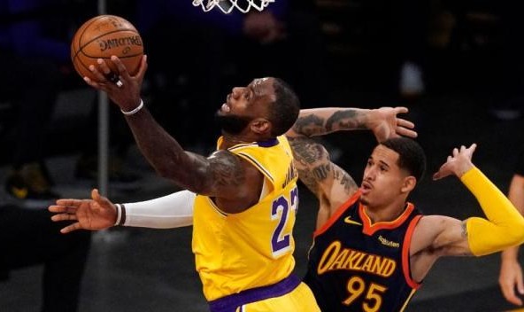 KY开云官网-失误过多成勇士输球主因 PK灰熊将成赛季生死战