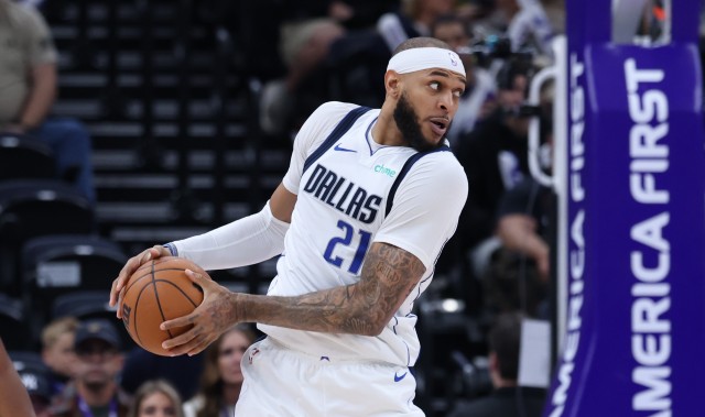 KY开云官网体育下载-美记：各队逐渐放弃追求浓眉 他的队友加福德成了最具吸引力内线