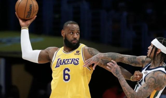 KY开云官网-湖人三连败继续下沉 詹姆斯何时可以复出拯救球队