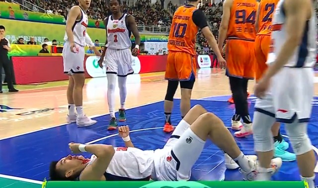 KY开云官网-王少杰血洒赛场，奎因37分广东队被淘汰，偰李永炜9助攻小将15分|上海队|洛夫顿|王哲林|黄明依|萨姆纳_新浪体育_新浪新闻